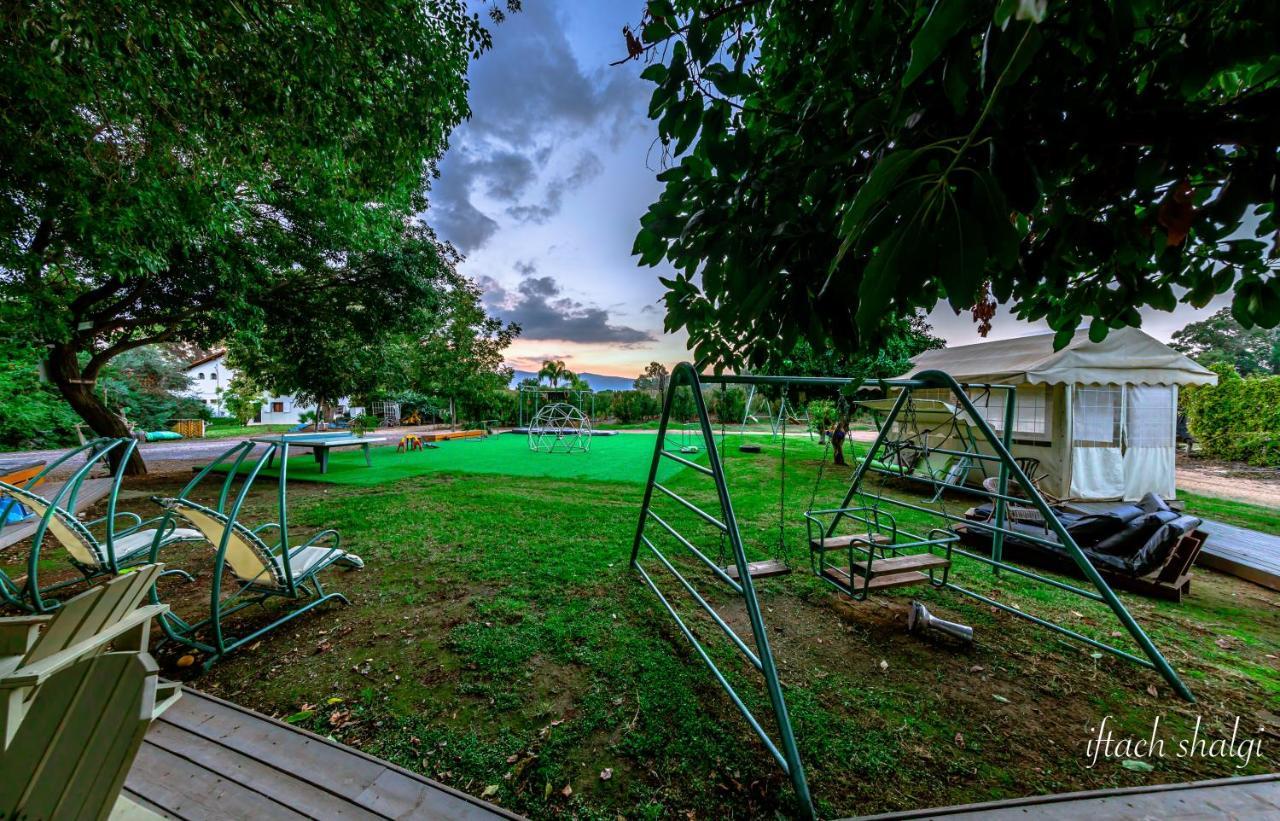 Nuriel Fruit & Guest House Sheʼar Yashuv Kültér fotó